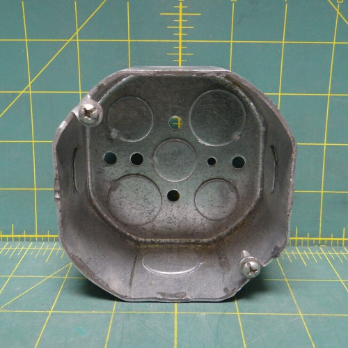 Crouse-Hinds TP 292 Outlet Box 4X2-1/8 Oct BX W/1/2&3/4 Ko