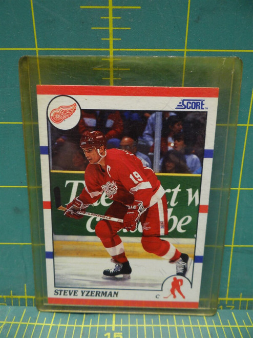 #3 Steve Yzerman Center Red Wings 1990 Score Hockey NHL