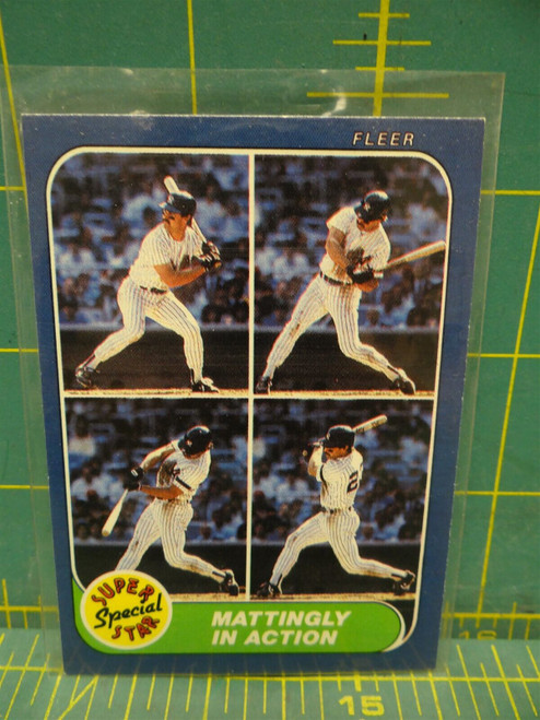#627 Mattingly in Action 1986 Fleer Baseball MLB