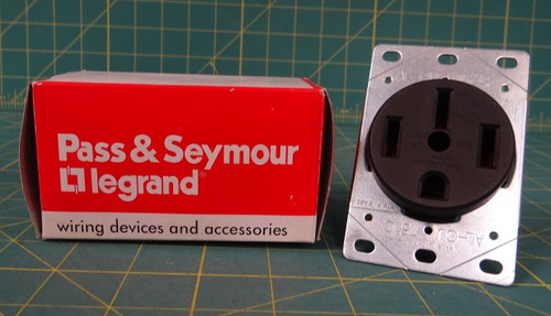 Pass & Seymour Legrand 3894 Range Receptacle Flush Mount 50A 125/250V 3P 4W