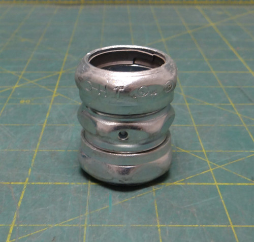 1" Crouse Hinds Thin Wall EMT Conduit Compression Coupling, Zinc Plated Steel