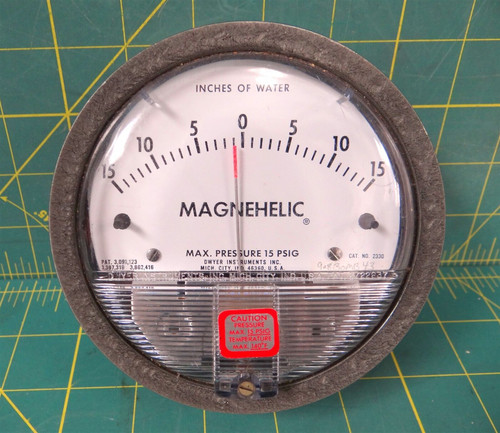 Dwyer Differential Pressure Gauge 2330 Max. 15 PSIG