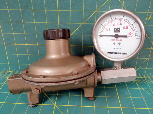 Matheson Model 715 Regulator with 63-4215 Gauge 0-15 LB/SqIn