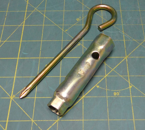 Stihl T-Handle Multitool 19mm x 13mm (3/4 x 12) Socket Wrench & Phillipshead Bit