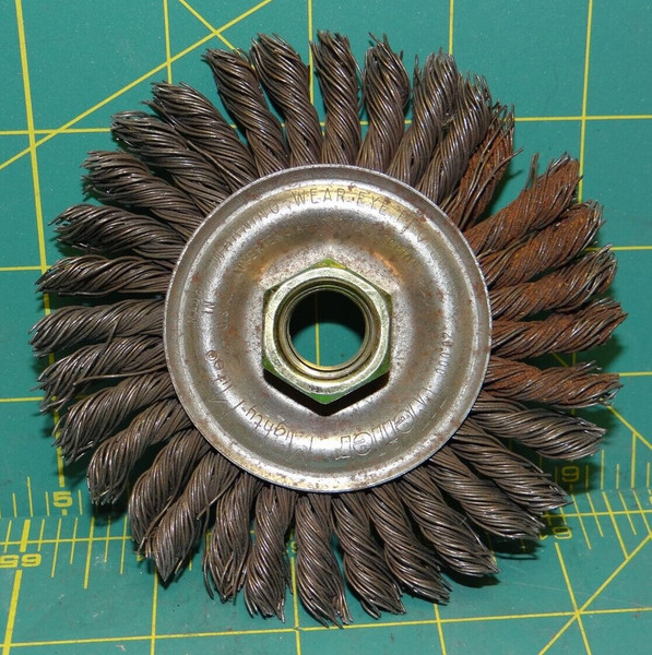 Weiler Mighty-Mite 4" Knotted Wire Brush 20,000 Max RPM 1/2" Arbor