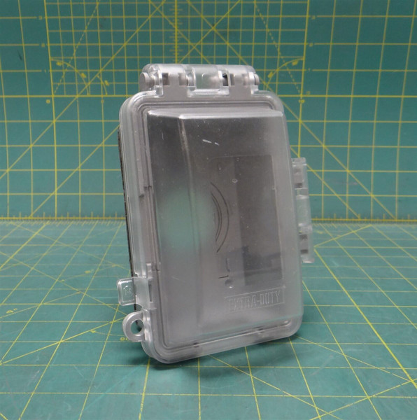 Incomplete Extra Duty 1-Gang Non-Metallic Weatherproof In-Use Cover, Clear