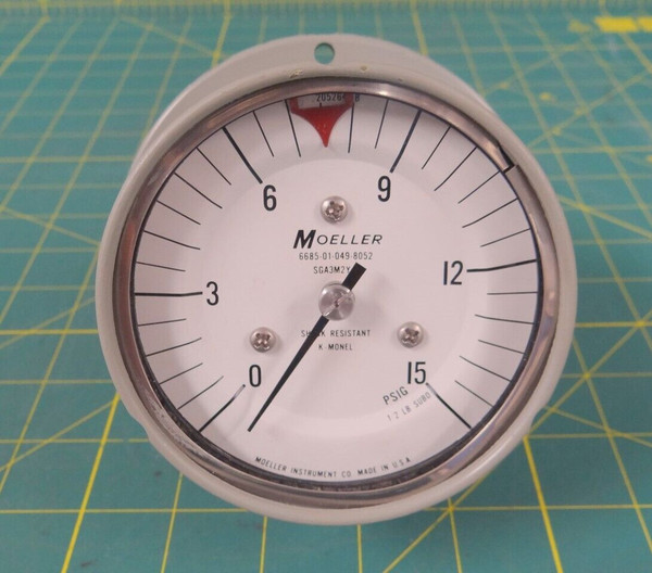 Moeller 0 to 15 PSI Pressure Gauge    3.5" Dial    1/4"-NPT    Back Connection 