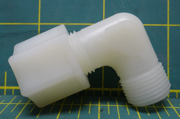 (6) Lot of 3/8 T x 3/8 M Pipe 90 Degree Adapter Pipe Fitting 