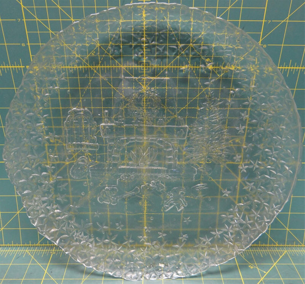 Arcoroc Christmas Themed Etched Serving Platter Clear Glass 13 Inch Diameter 