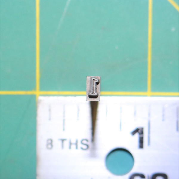 (1) Number '1' Antique Metal Typeset Letterpress Block 'Parry Bold' 12pt. font