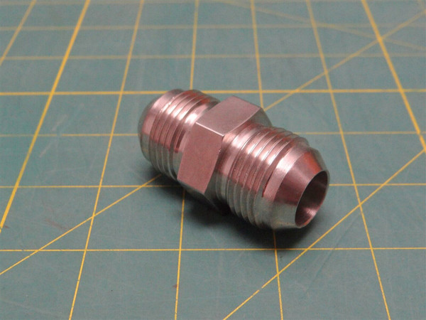 Parker 12 HTX-SS Union Fitting 37° Flare - 3/4" Male JIC x 3/4" Male JIC