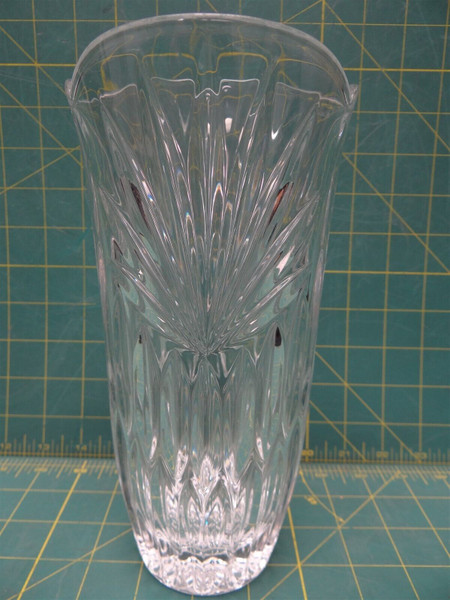Clear Glass Flower Vase Starburst Pattern Fluted Scalloped Edge 9" Tall