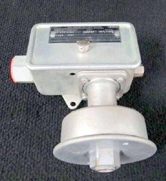 Detroit Switch Inc Pressure Switch P/N 2221954 NSN 5930-00-870-0185 Gas Liquid