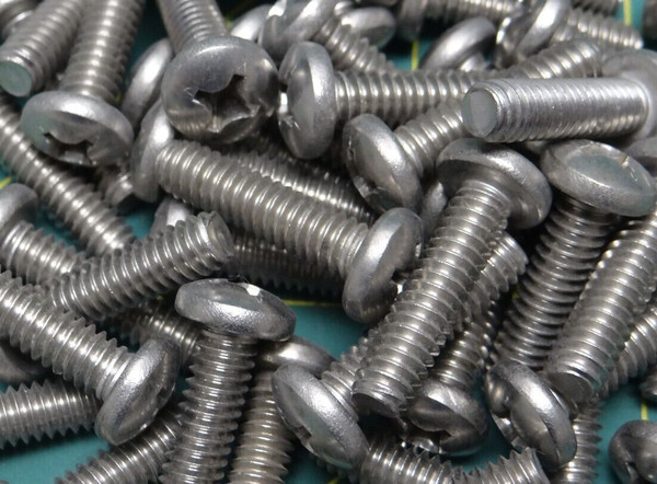 Pan Head Phillips Head Screws 1/4-20 x 1", Qty: 47