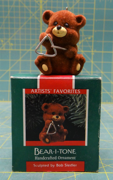 Vintage 1989 Hallmark Keepsake Ornament Artists' Favorites Bear-I-Tone