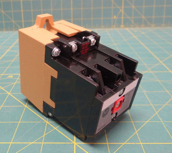 Allen Bradley 700-NX104 Industrial Relay 600 VAC 10 A