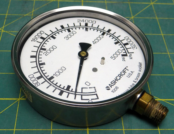 4" Ashcroft Pressure Gauge 0-5000 PSI (0-32000 kPa), 1/4" NPT Connection