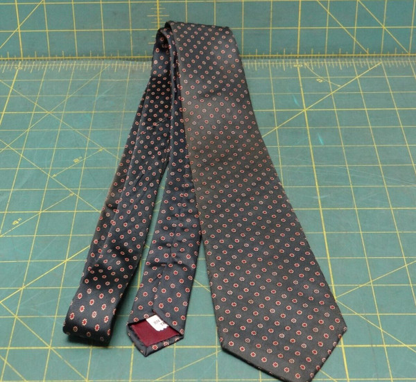 Tricell Neck Tie, Green, Floral Pattern 59 x 3.25 Inches