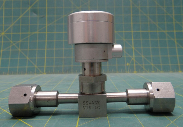 Nupro / Swagelok SS-4BK V16-1C Pneumatic St Steel Valve, 1/4" Straight Thread