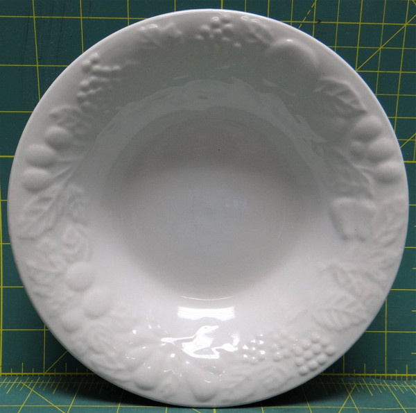 Vintage Gibson Housewares Fruit Collection Cereal Salad Soup Bowl 8 Inches