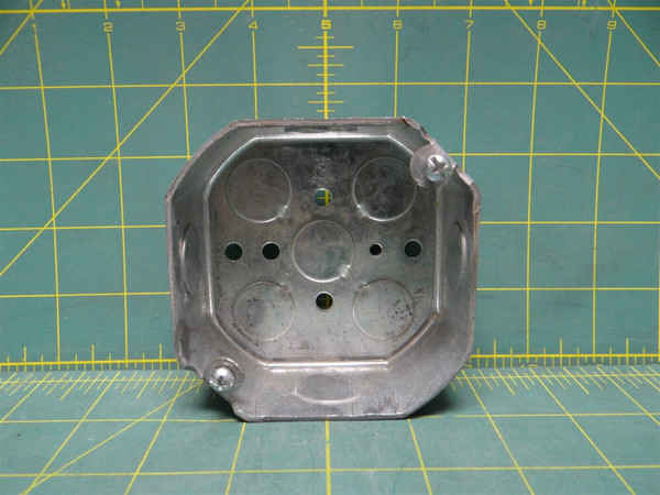 Hubbell-Raco 125 4" Octagon Box, 1-1/2" Deep, 1/2" Knockouts, Steel