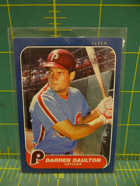 #438 Darren Daulton Phillies Catcher 1986 Fleer Baseball MLB