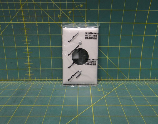 Pass & Seymour TP7W White Single Receptacle Opening One Gang Wall Plate Cover 