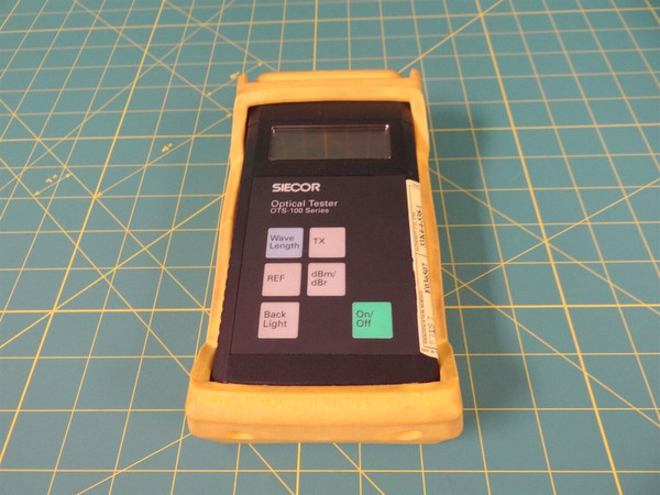SIECOR OTS-100 Series Optical Tester P/N OTS-111D-55    w/ Padded Case