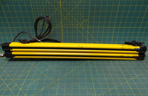 Keyence GL-R32H Light Curtain Transmitter GL-R32H-T and Receiver GL-R32H-R