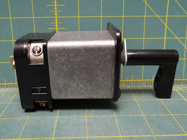 General Electric SBM Control Switch 10CD861 600 VAC 20 AMPS