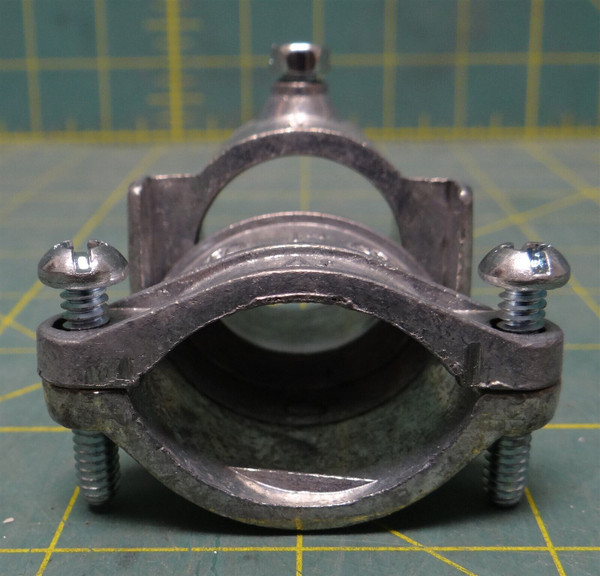 1" Arlington 8630 EMT Set Screw to Flex Combo Coupling Zinc Die Cast