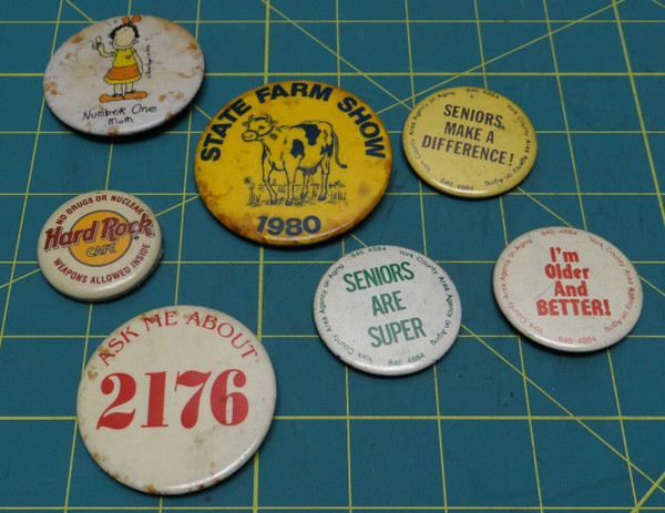 QTY: 7 Assorted Vintage Pinback Buttons Hard Rock Cafe Senior Pride State Farm