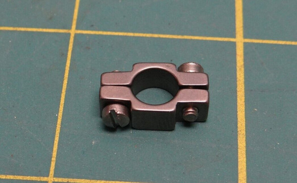 (Lot of 11) Raytheon 1/2 Inch Steel Hub Clamp 918360-5D