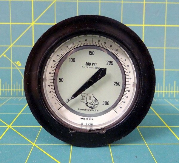 3D Instruments 0-300 PSI Pressure Gauge 2.5 PSI DIVISIONS P/N 25552-26B21 
