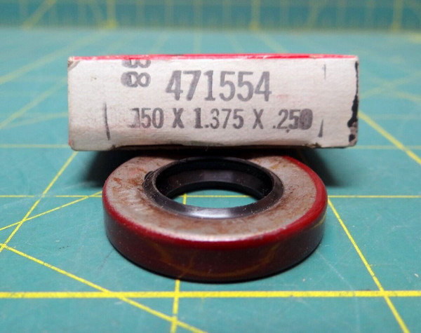 National Oil Seals / Federal-Mogul P/N 471554  Oil Seal