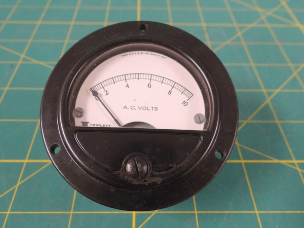 Triplett 231S010AVC Voltmeter    0 to 10 AC Volts   NSN 6625-00-568-4462 
