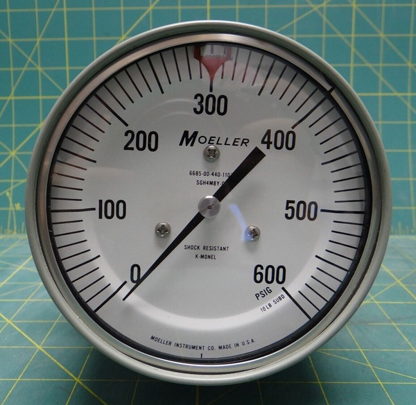 Moeller Shock Resistant Pressure Gauge 0-600 PSIG, SGH4M8Y-G, 6685-00-440-1107