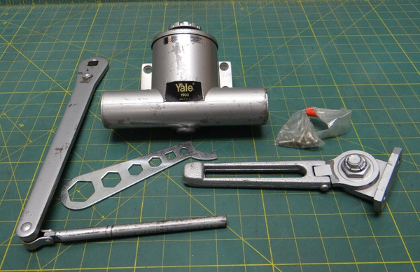Yale 1912/4 Traditional Door Control Closer
