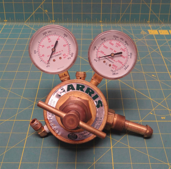 Harris 92SS-50 Multi-Stage Regulator w/ Turn Knob -- CGA-580