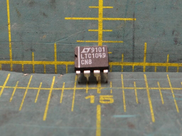 Analog Devices Inc. LTC1049CN8 Precision Amplifier Ultra Low Pwr Chopper Stab OA
