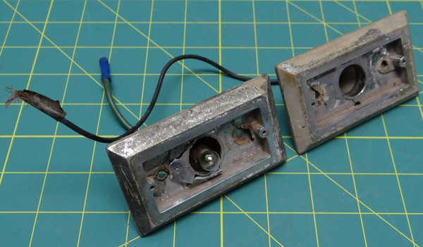 Vintage 1970's Peterson Combination Side Marker Light Bracket P/N 522314A9