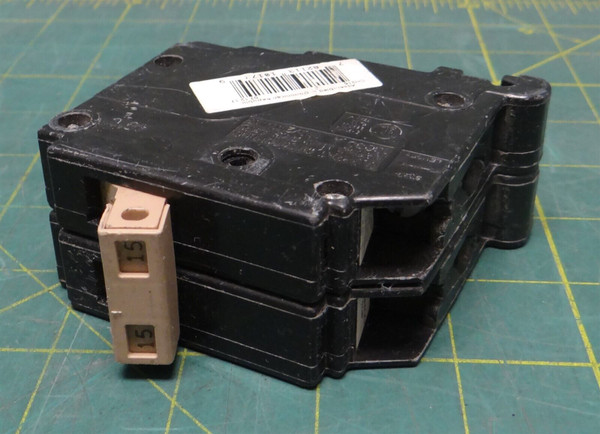 Eaton Standard Circuit Breaker CH215 Common Trip 120/240 VAC 15 A 10 kA 2 Poles