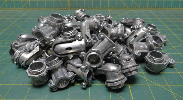 (Qty: 50) Arlington Ind. 3/8" Zinc Die Cast 90° Angle Connector 2 Screw Flex 850