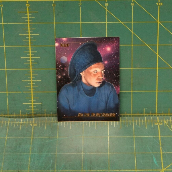 Star Trek Master Series Skybox 1993 Final Frontier #17 Guinan