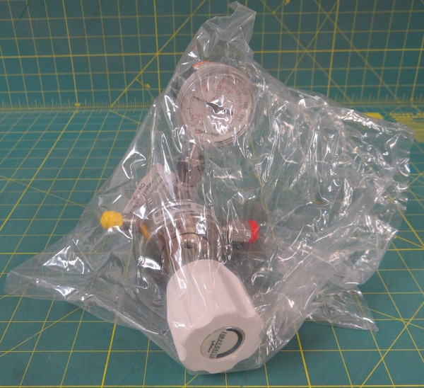 Matheson ULTRA-LINE 9332-3-V4FM High-Purity Stainless Steel Line Regulator