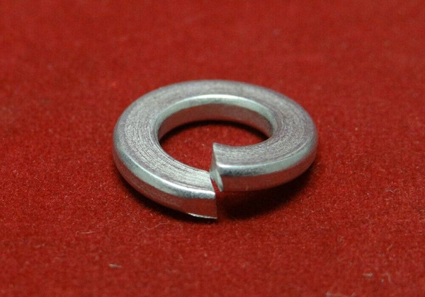 Lot of 14 Milwaukee Split Lock Washer 5/8"