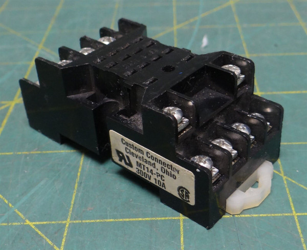 Custom Connector Relay Socket MT14-PC 14-Pin 4 Pole 300 V 10 A Screw Termination