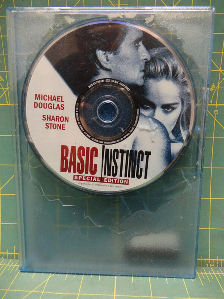 Basic Instrinct Special Edition DVD Michael Douglas Sharon Stone Widescreen 2001