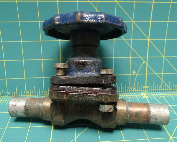 3/4" Gate Valve With Pipe Bottom DIA-PLUG 3/4-02