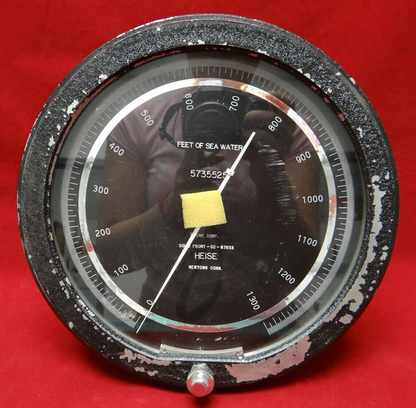 Heise Gauge, 8.5 Inch Dial, 0-1300 Ft of Sea Water, 5735525, 6695-01-097-5319